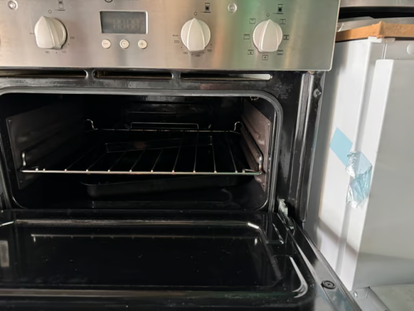 Indesit electric integrated double oven - Image 2