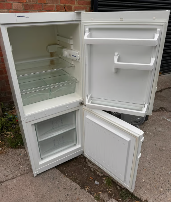 Leibherr fridge freezer 5ft tall - Image 2