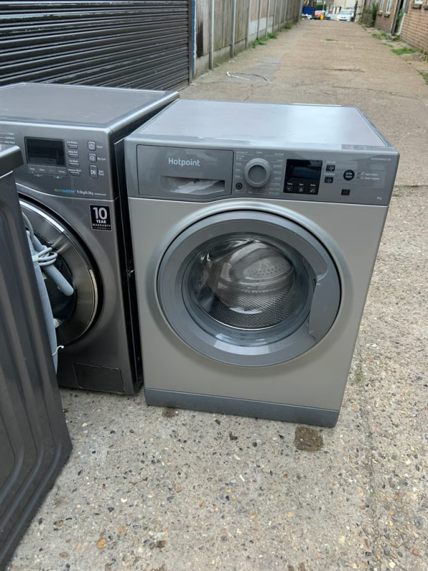 Hot Point 9kg Washing machine Silver