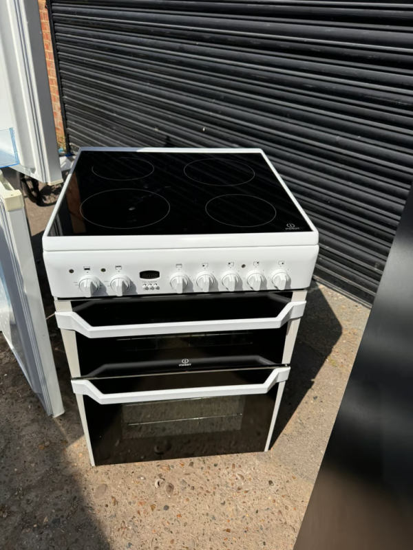 Indesit electric Cooker standard 60cm width